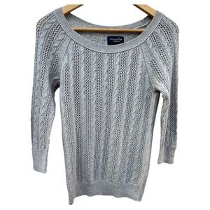 American Eagle Outfitters Women's Small Gray Crew‎ Neck  3/4 Sleeve Sweater